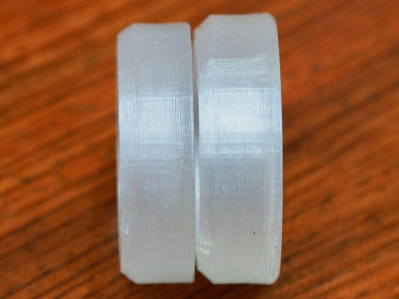Example of quality reduction by moisture absorbed 3d printer filament and quality improvement by heating and drying 00014